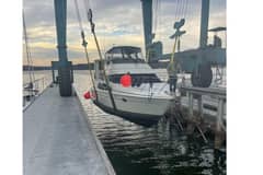 2005 Carver 444 Cockpit Motor Yacht "Fire Away" photo 4