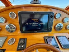 2013 Hinckley Talaria 34 "Halcyon" photo 9