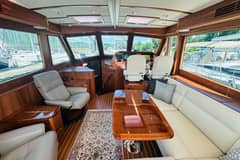 2025 Sabre 48 Salon Express "Peregrine" photo 3