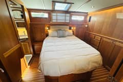 2025 Sabre 48 Salon Express "Peregrine" photo 5