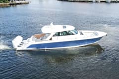 2022 Tiara Yachts photo 1