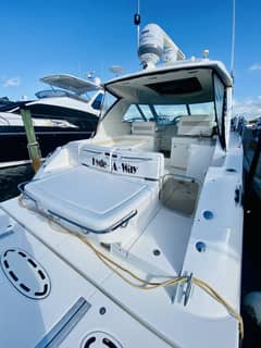 2010 Sea Ray 450 Sundancer "Hyde A Way" photo 7