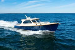 2017 Hinckley Talaria 43 "TURQUOISE name reserved" photo 5