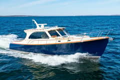 2017 Hinckley Talaria 43 "TURQUOISE name reserved" photo 4