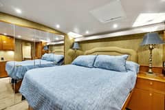 2002 Viking 65 Convertible "Cajun Queen" photo 3