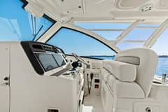 2016 Grady-White 330 Express photo 3