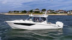 2024 Boston Whaler 405 Conquest photo 1