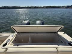 2016 Grady-White 330 Express photo 4