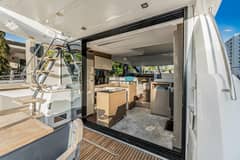 2018 Prestige 520 photo 6