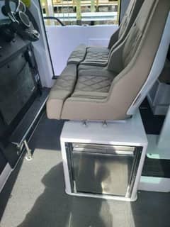 2024 Axopar 37 XC CROSS CABIN photo 6
