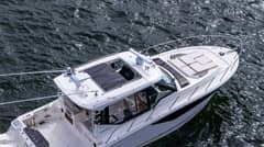 2024 Boston Whaler 405 Conquest photo 1