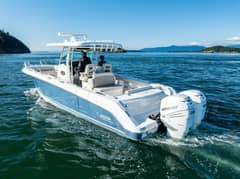 2017 Boston Whaler 330 Outrage photo 5