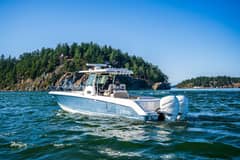 2017 Boston Whaler 330 Outrage photo 4