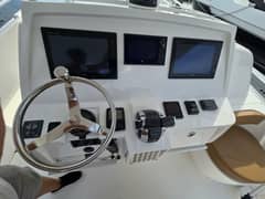 2018 Intrepid 375 Walkaround "Regina Del Mar" photo 5