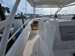 2018 Intrepid 375 Walkaround "Regina Del Mar" photo 8