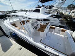 2018 Intrepid 375 Walkaround "Regina Del Mar" photo 1