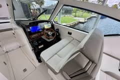2024 Tiara Sport 34 LX photo 6