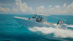 2019 Everglades 355 CC photo 9