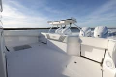 2024 Invincible 40 CAT photo 9