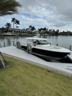 2024 Tiara Yachts 38 LS photo 1