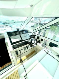 2010 Sea Ray 450 Sundancer photo 6