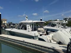 2024 Boston Whaler 380 Realm photo 2