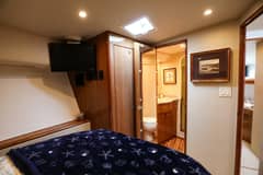 2005 Viking 48 Convertible photo 7