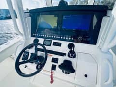 2021 Regulator 34 photo 7