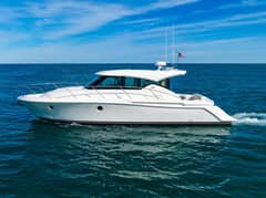 2022 Tiara Yachts 39 Coupe photo 2