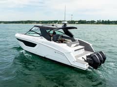 2021 Cruisers Yachts photo 4