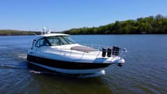 2009 Cruisers Yachts 420 Sports Coupe "Optimus Prime" photo 5