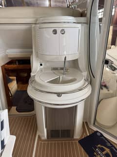 2004 Carver 466 Motor Yacht photo 3