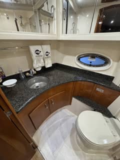2004 Carver 466 Motor Yacht photo 8