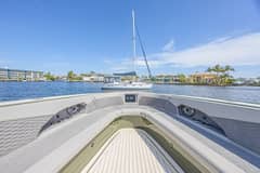 2025 Midnight Express 52 Vitesse photo 9