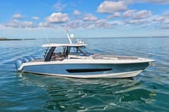 2023 Boston Whaler photo 8