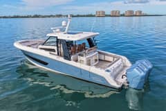 2023 Boston Whaler photo 4