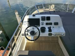 2018 Prestige 460 photo 7
