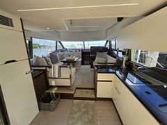 2018 Prestige 460 photo 9
