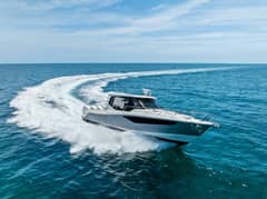 2023 Boston Whaler 405 Conquest photo 2