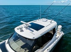 2023 Boston Whaler 405 Conquest photo 8