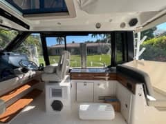 2023 Boston Whaler 405 Conquest photo 3