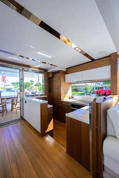 2021 Princess F70 photo 9