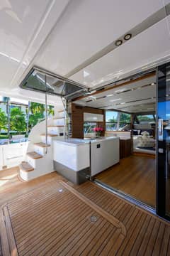 2021 Princess F70 photo 8