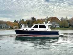 2017 Sabre 42 Salon Express photo 1
