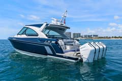 2025 Formula 400 Super Sport Crossover "LADY CHAMPAGNE II" photo 4
