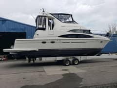 2005 Carver 444 Motor Yacht photo 4