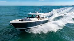 2022 Tiara Yachts 43 LS photo 7