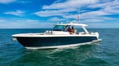 2022 Tiara Yachts 43 LS photo 5
