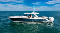 2022 Tiara Yachts 43 LS photo 3