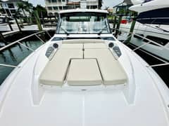 2023 Boston Whaler 405 Conquest photo 6